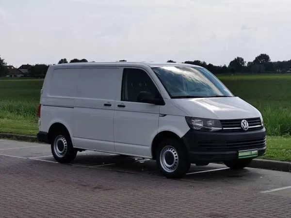 Volkswagen Transporter 2.0 TDI 150 L1H1 Image 4